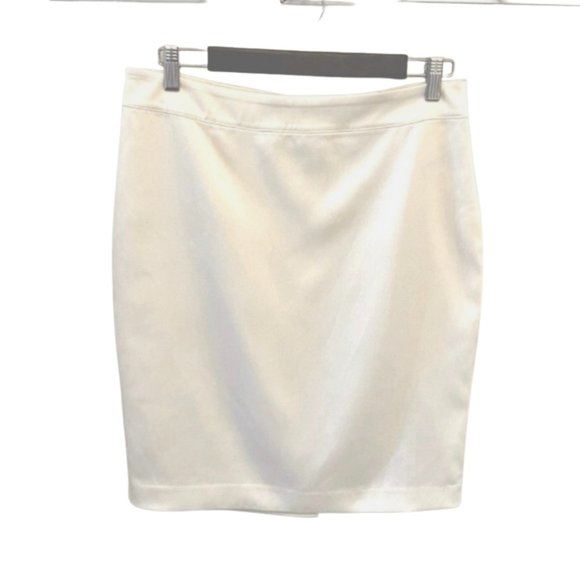 Forever 21 satin lined short pencil skirt w back zipper close.  Women's size 8 - Picture 1 of 9